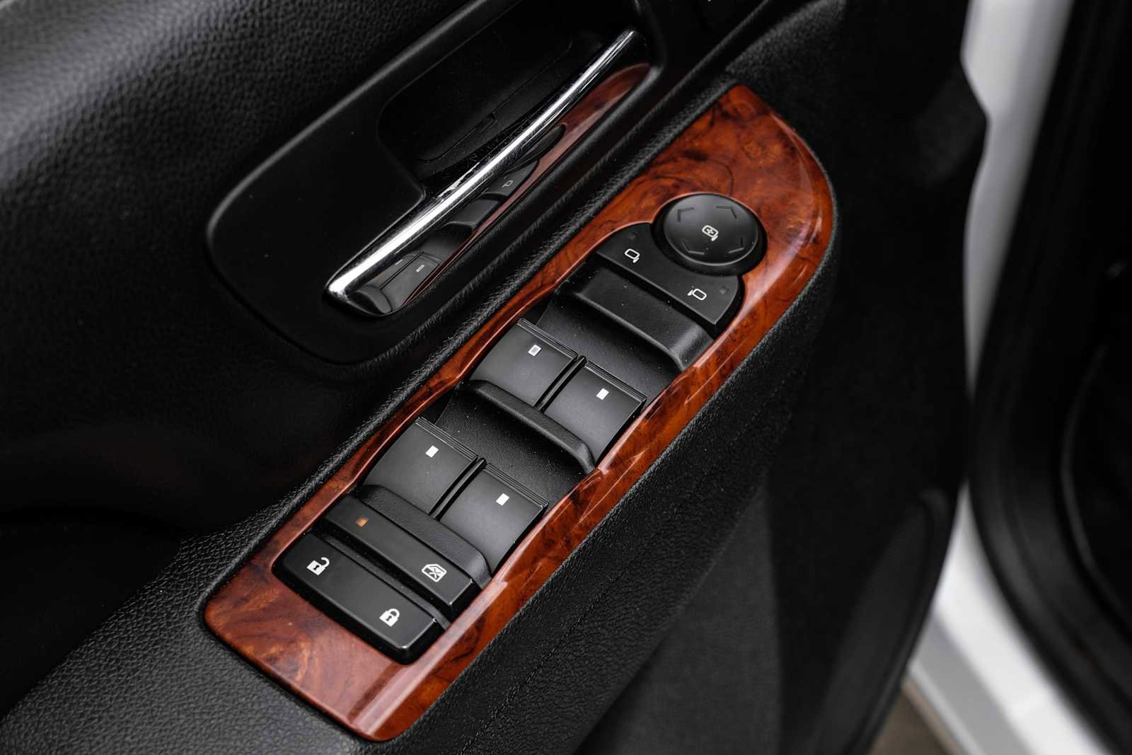 Used 2010 GMC Sierra 3500 SLT w/ SLT Convenience Package image 39