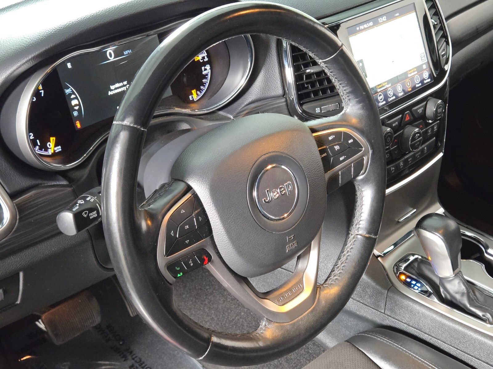 Used 2022 Jeep Grand Cherokee Laredo AWD/4WD image 22