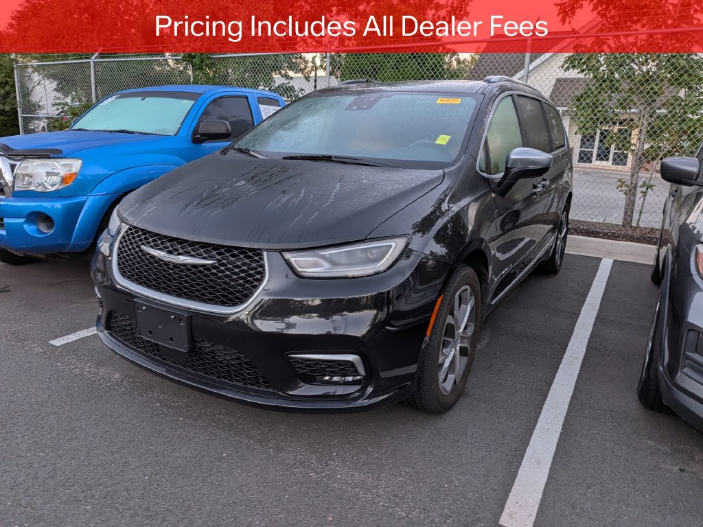 Used 2021 Chrysler Pacifica Pinnacle AWD/4WD image 3