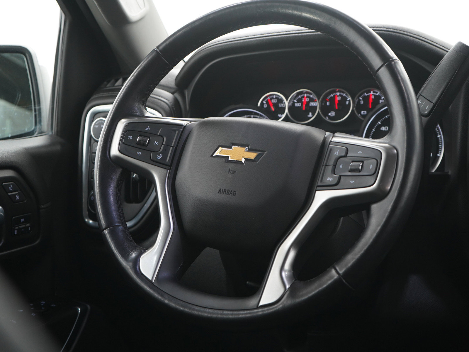 Used 2021 Chevrolet Silverado 1500 LTZ w/ LTZ Convenience Package II AWD/4WD image 13