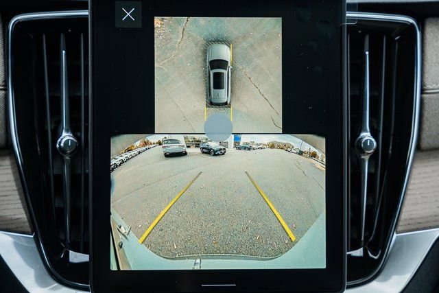 New 2026 Volvo XC90 B6 Plus w/ Protection Package Premier image 40
