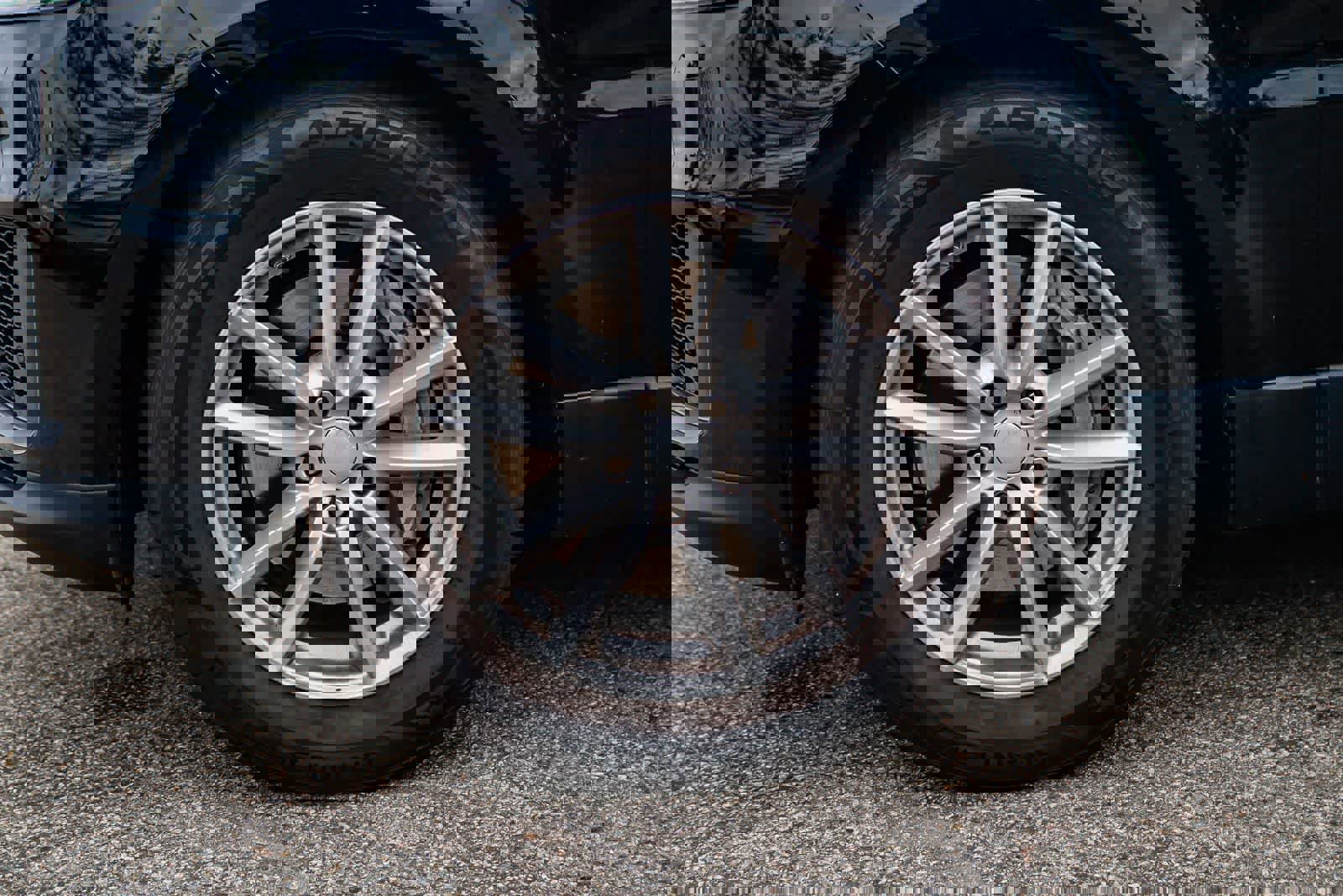 Used 2020 Land Rover Range Rover Sport SE image 9