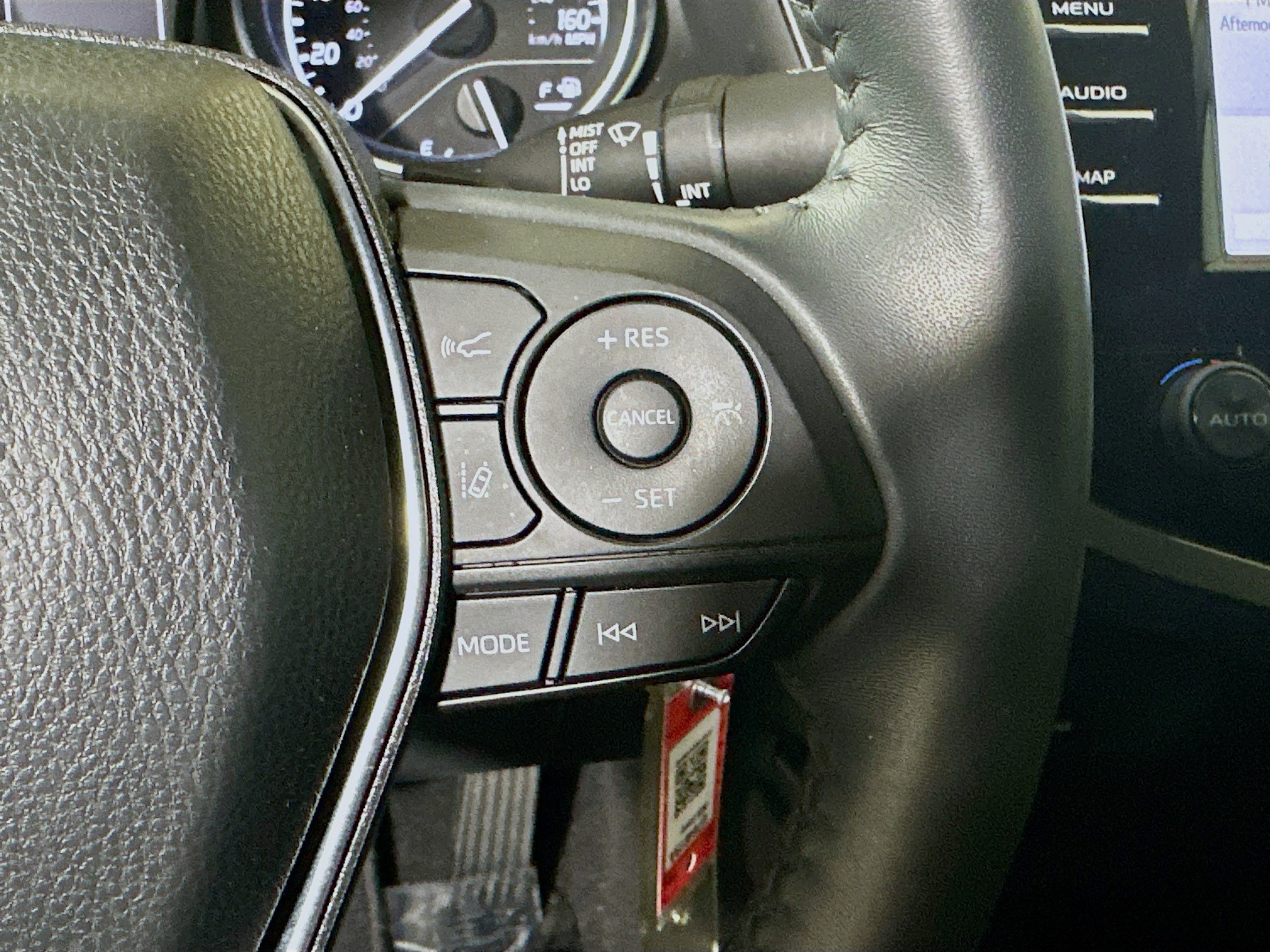 Used 2020 Toyota Camry SE FWD image 17