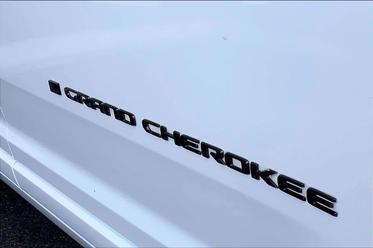 Used 2023 Jeep Grand Cherokee L Summit AWD/4WD image 33