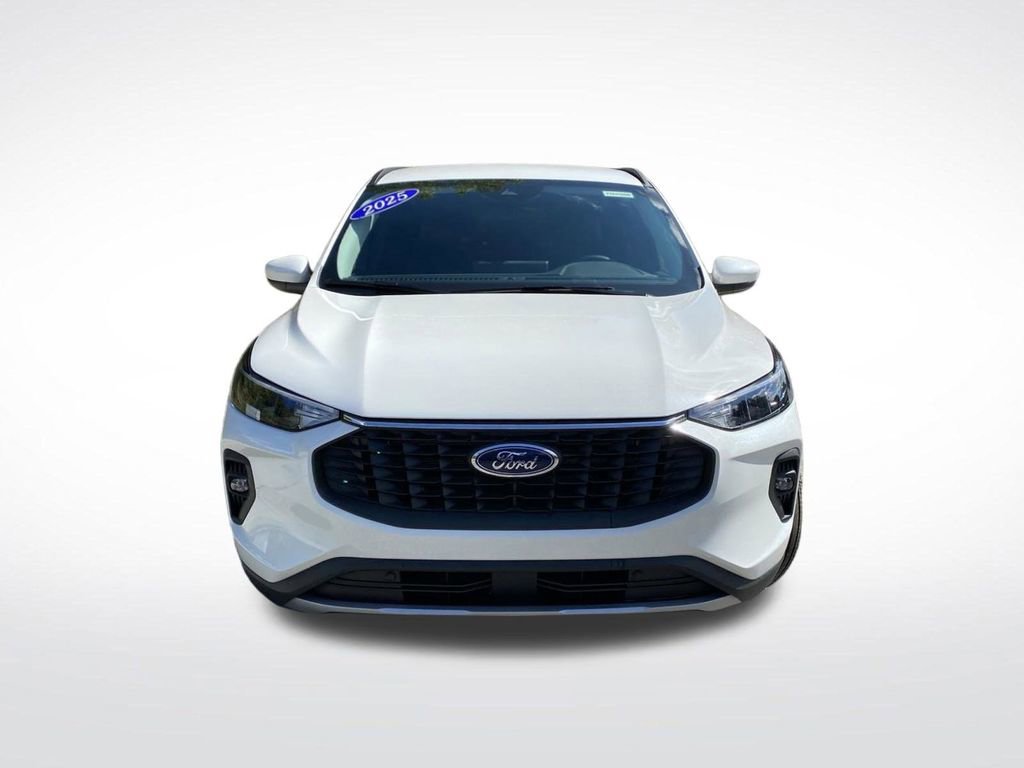 New 2025 Ford Escape SE w/ Class II Trailer Tow Package image 12