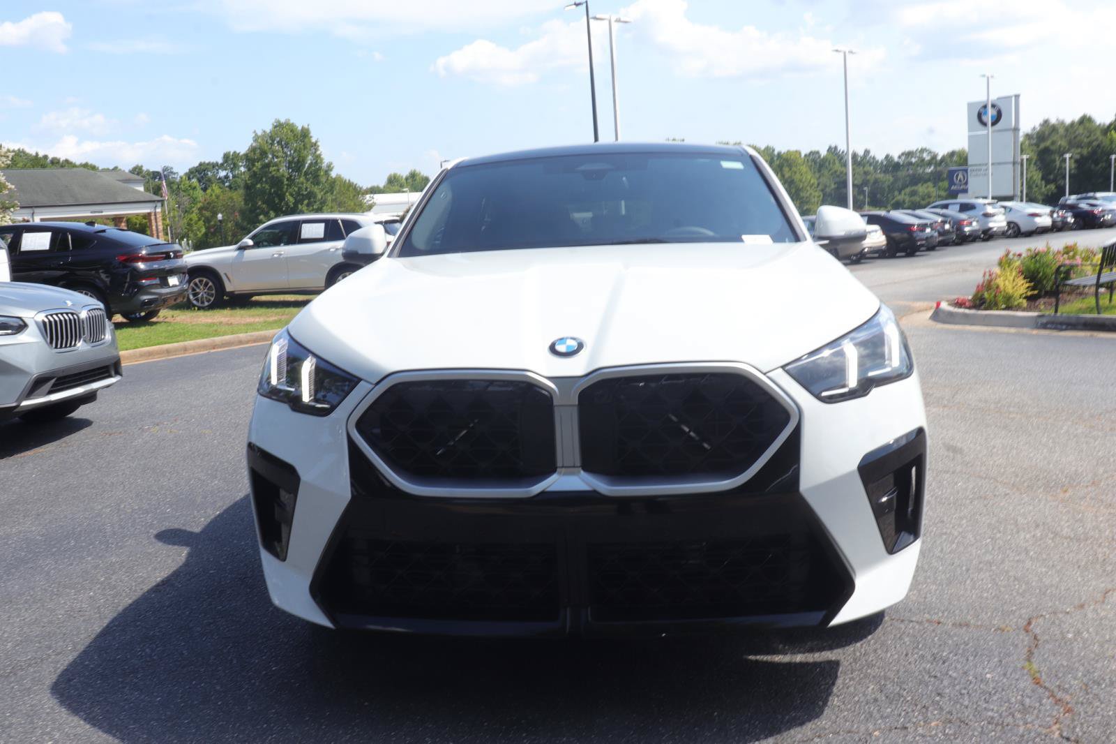 New 2026 BMW X2 xDrive28i w/ Technology Package AWD/4WD image 2