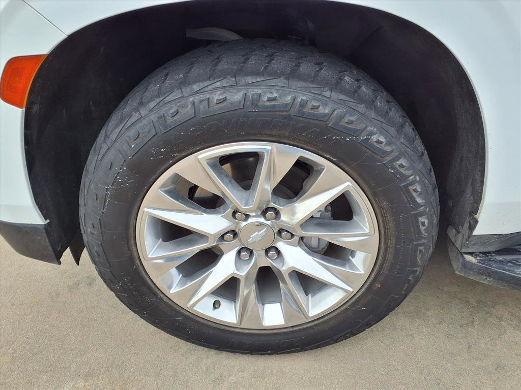 Used 2023 Chevrolet Suburban Premier image 21