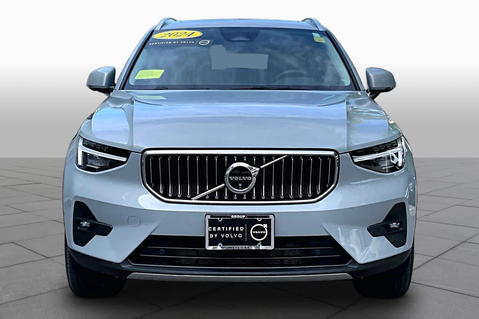 Used 2024 Volvo XC40 B5 Ultimate w/ Protection Package Premier AWD/4WD image 4