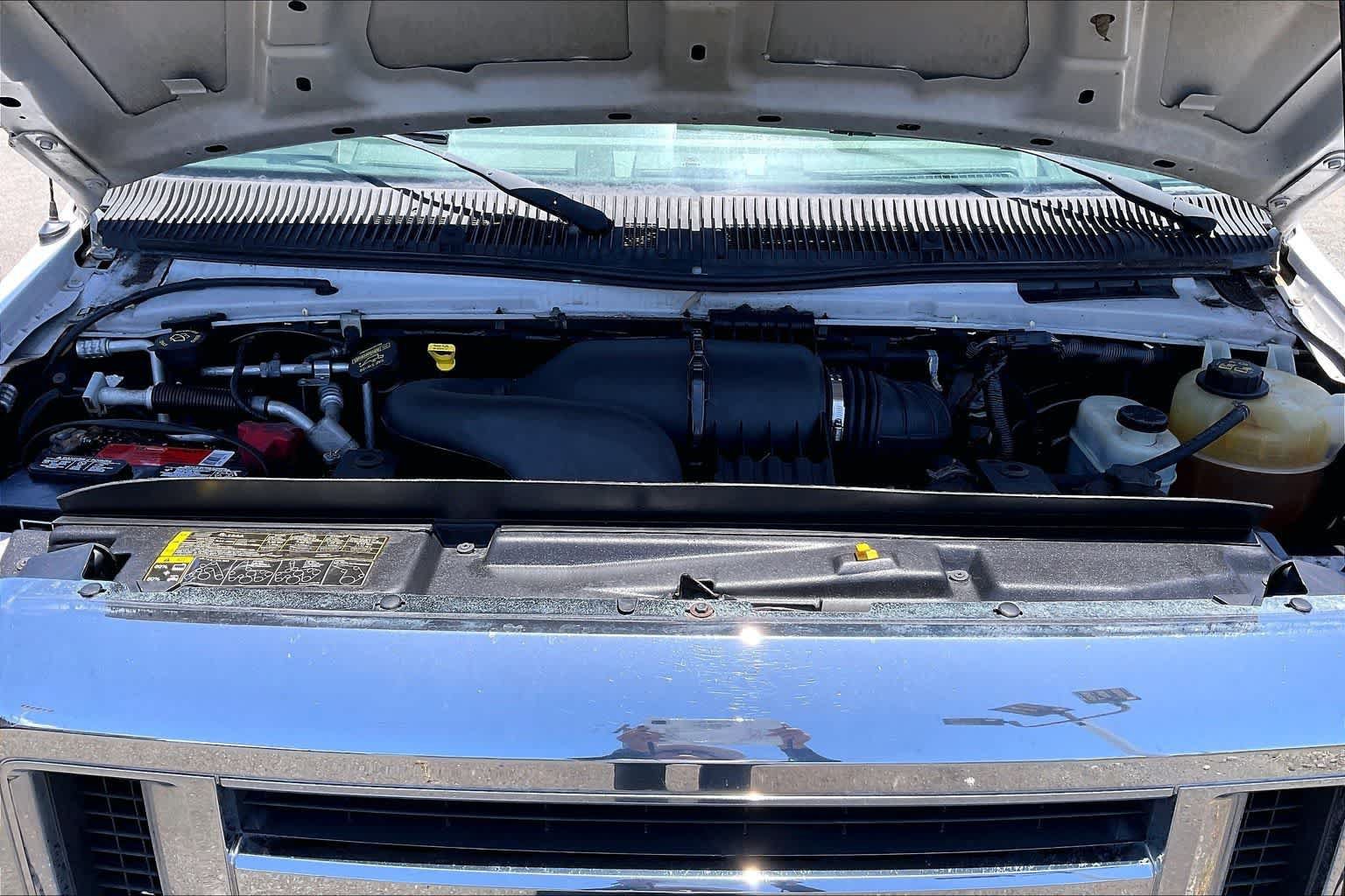 Used 2014 Ford E-350 and Econoline 350 XL w/ Power Windows & Locks Group RWD image 9
