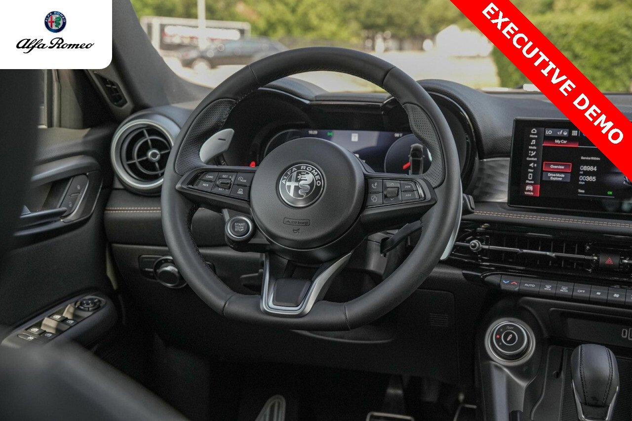 New 2025 Alfa Romeo Tonale w/ Premium Package image 23