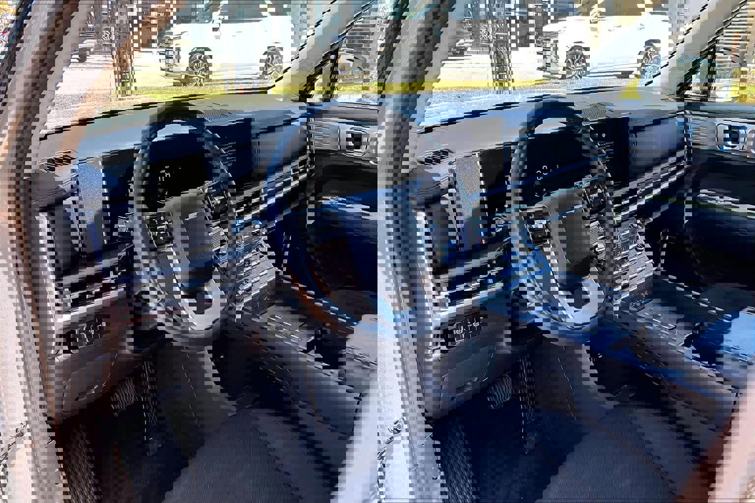 Used 2024 Hyundai Santa Fe SE image 16