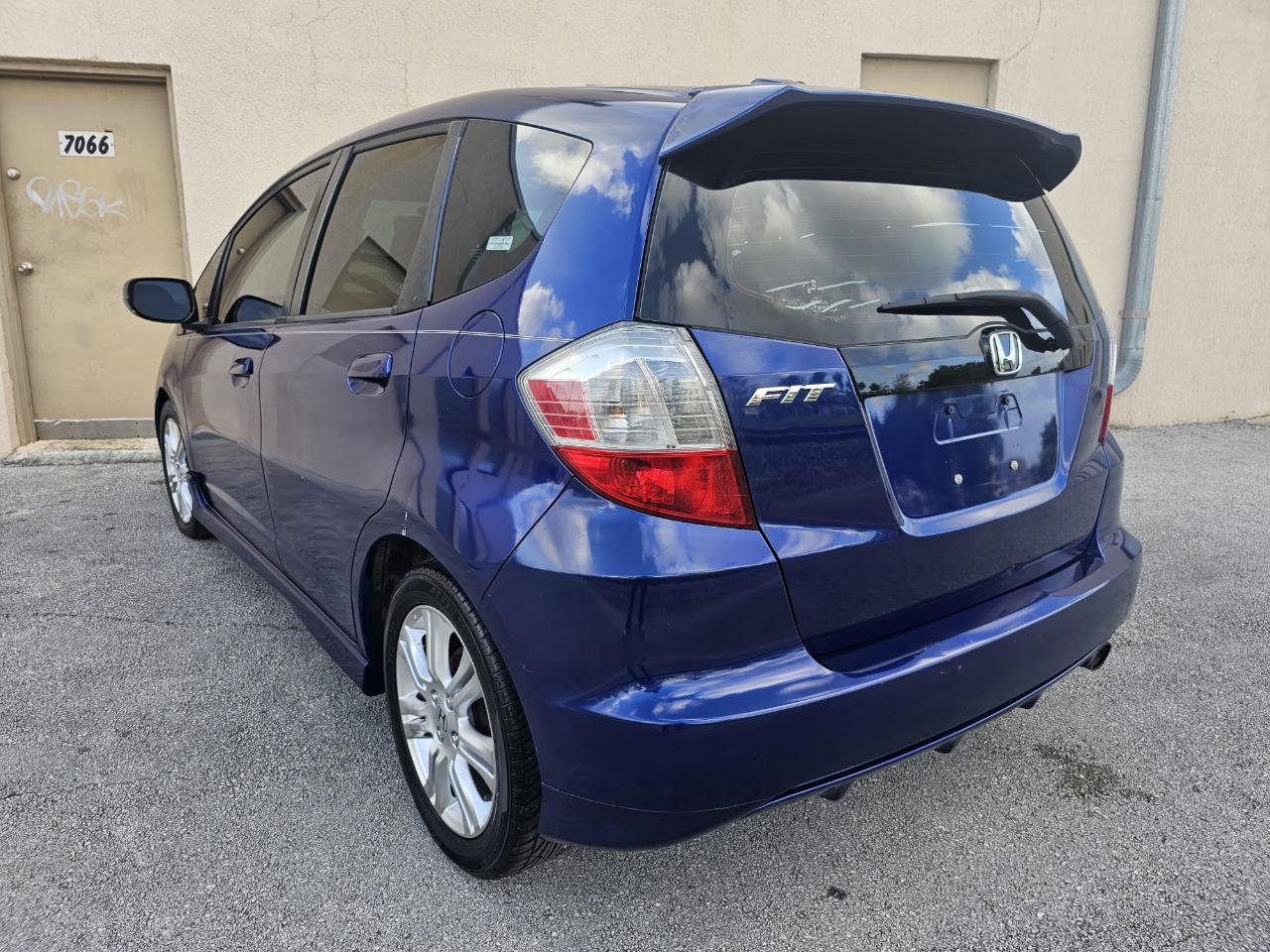Used 2009 Honda Fit Sport image 3