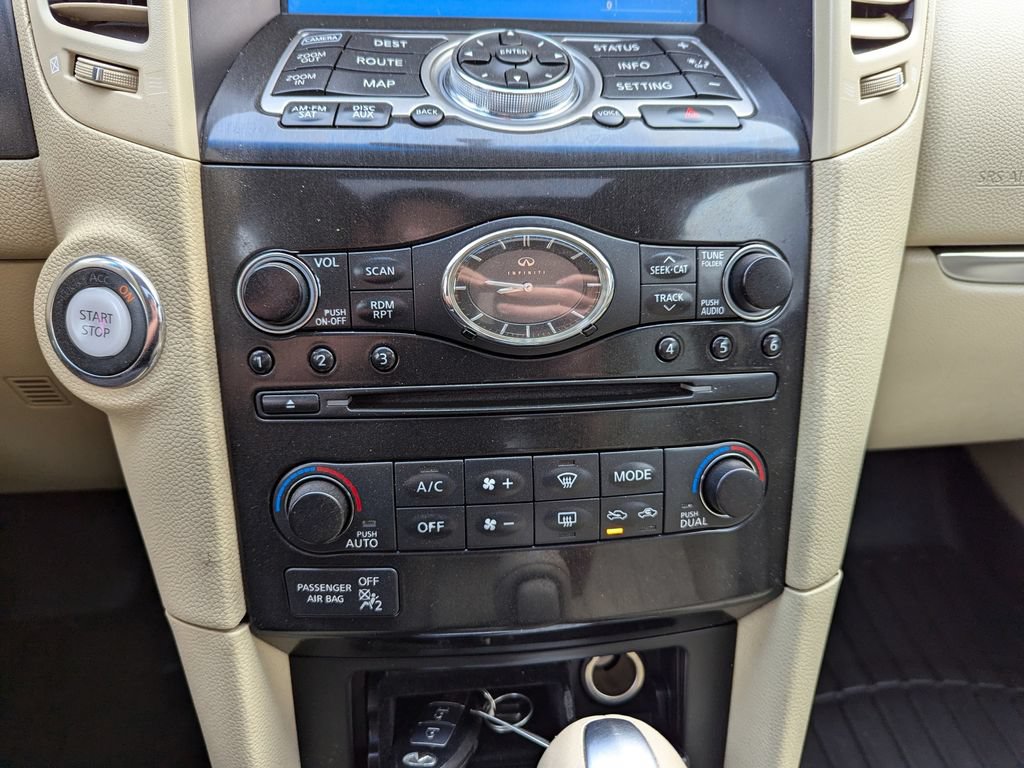 Used 2010 INFINITI FX35 AWD w/ Navigation Pkg image 24