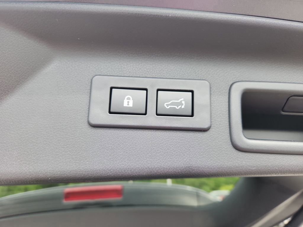 Used 2025 Subaru Forester Limited image 25