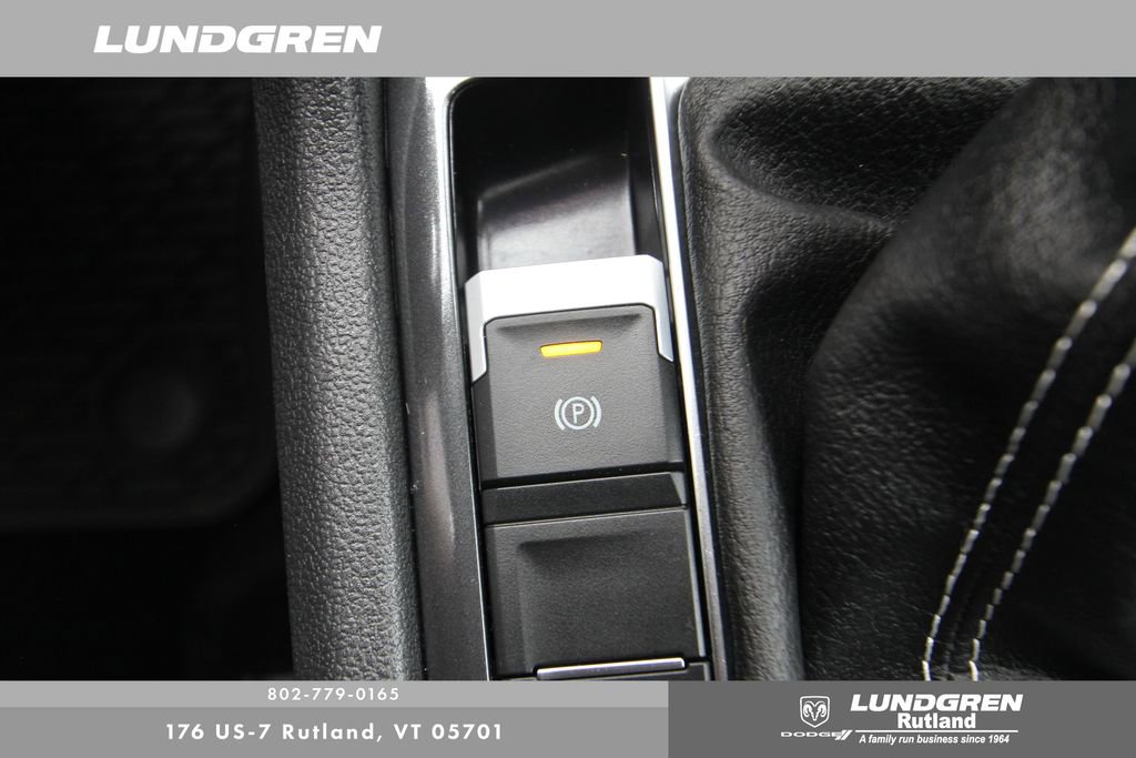 Used 2023 Volkswagen Tiguan SE R-Line image 28