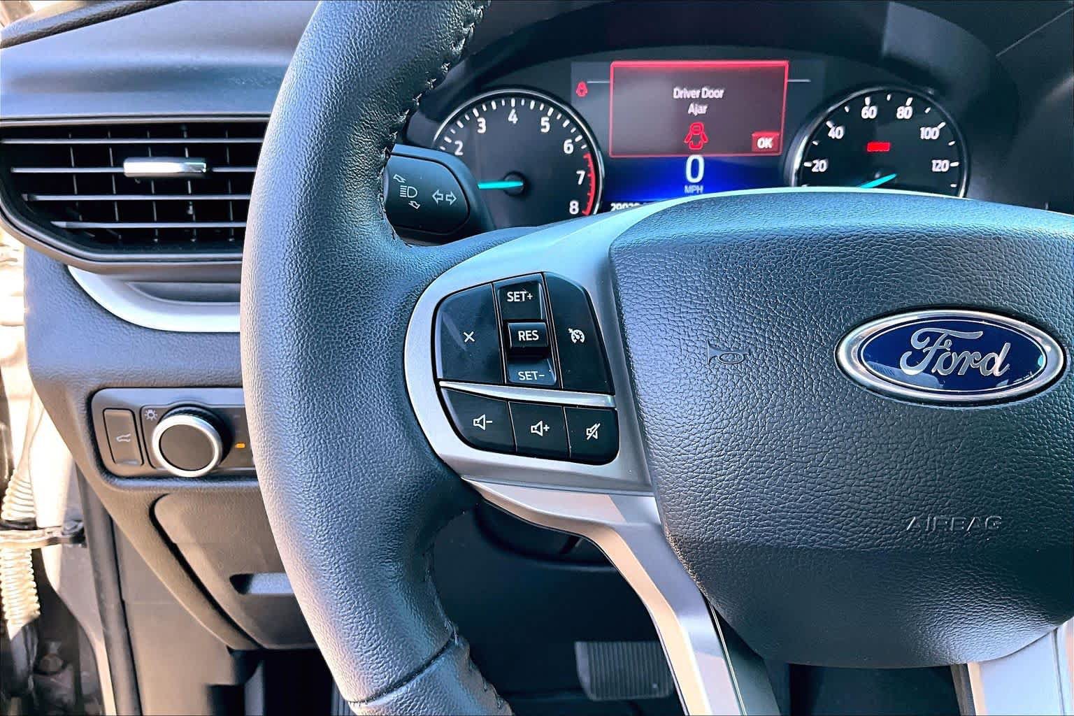 Certified 2023 Ford Explorer XLT RWD image 24