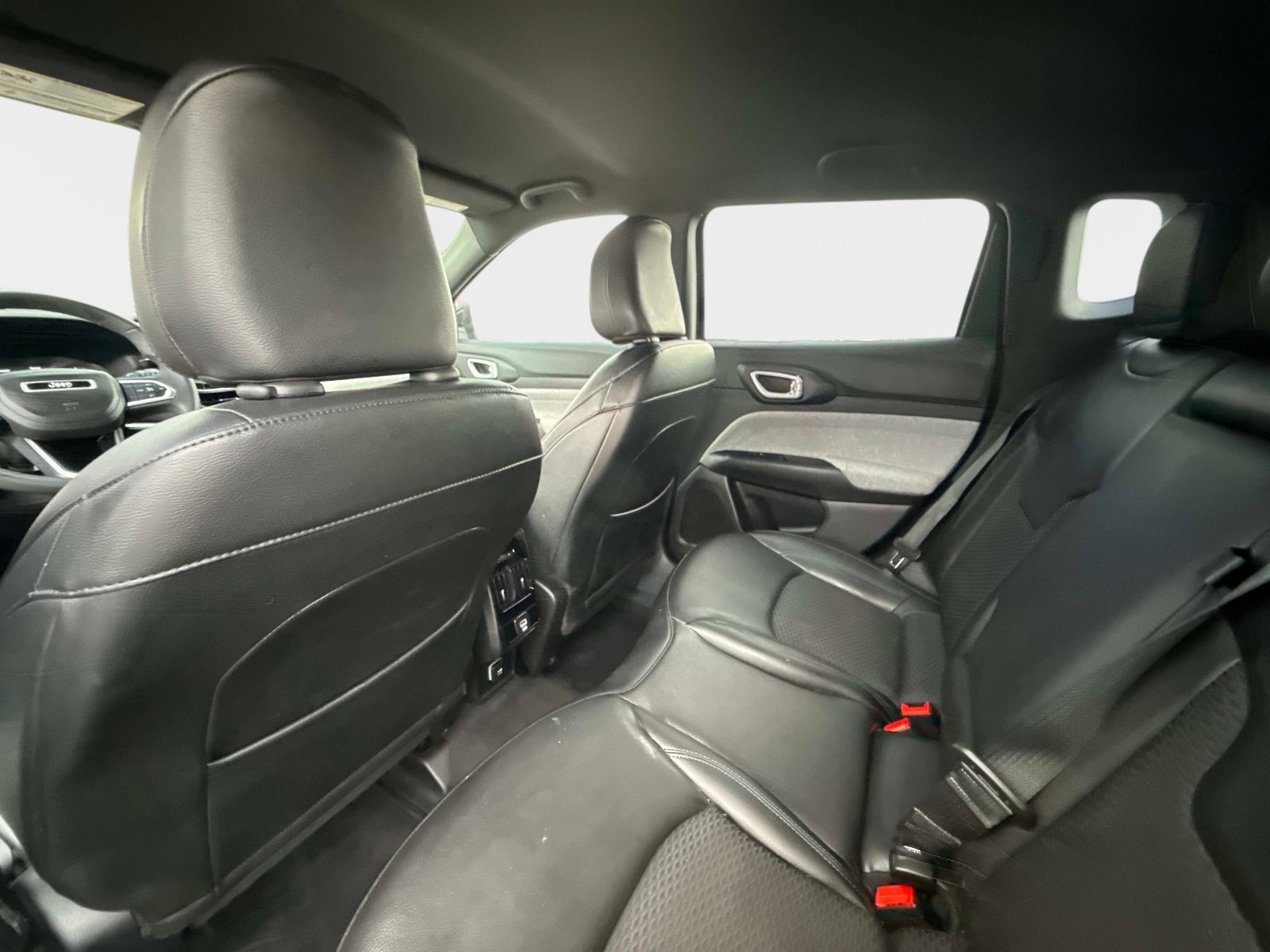 Used 2023 Jeep Compass Latitude image 18