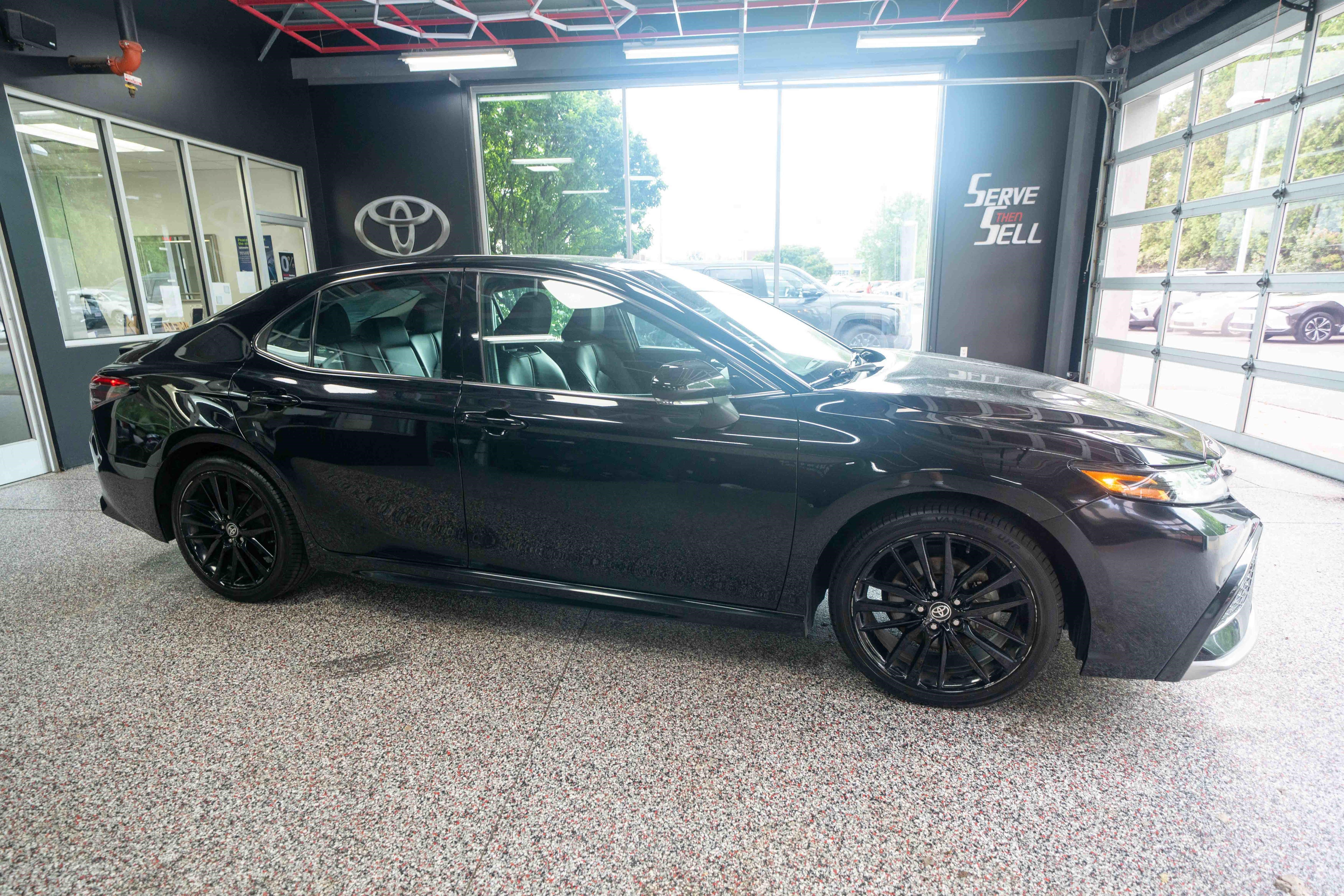 Used 2024 Toyota Camry XSE FWD image 5