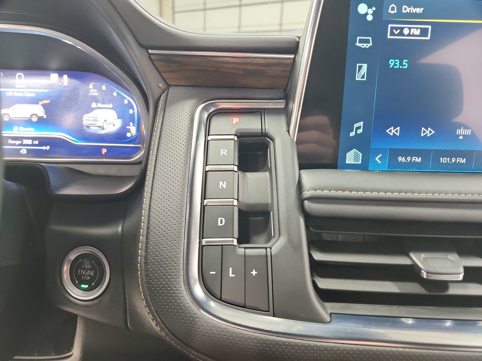 Used 2023 Chevrolet Tahoe Premier RWD image 27