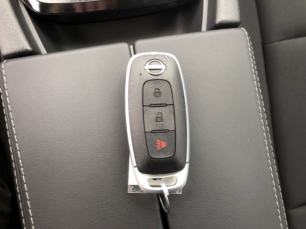 Certified 2025 Nissan Rogue S image 28