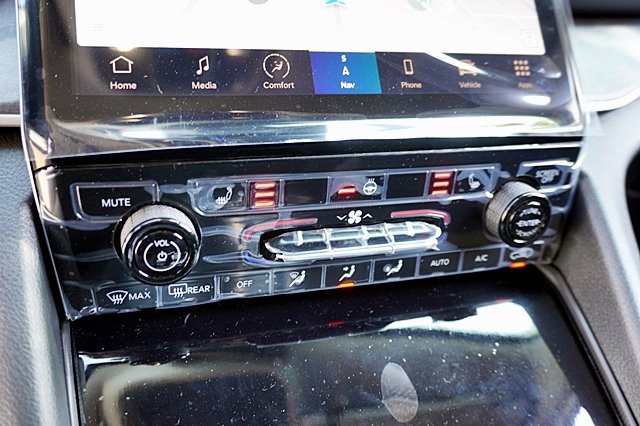 New 2023 Jeep Grand Cherokee Limited 4xe image 33