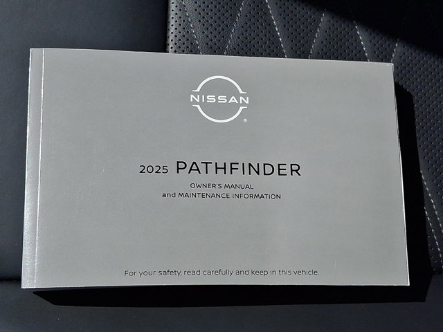 Used 2025 Nissan Pathfinder Platinum w/ Cargo Package image 30