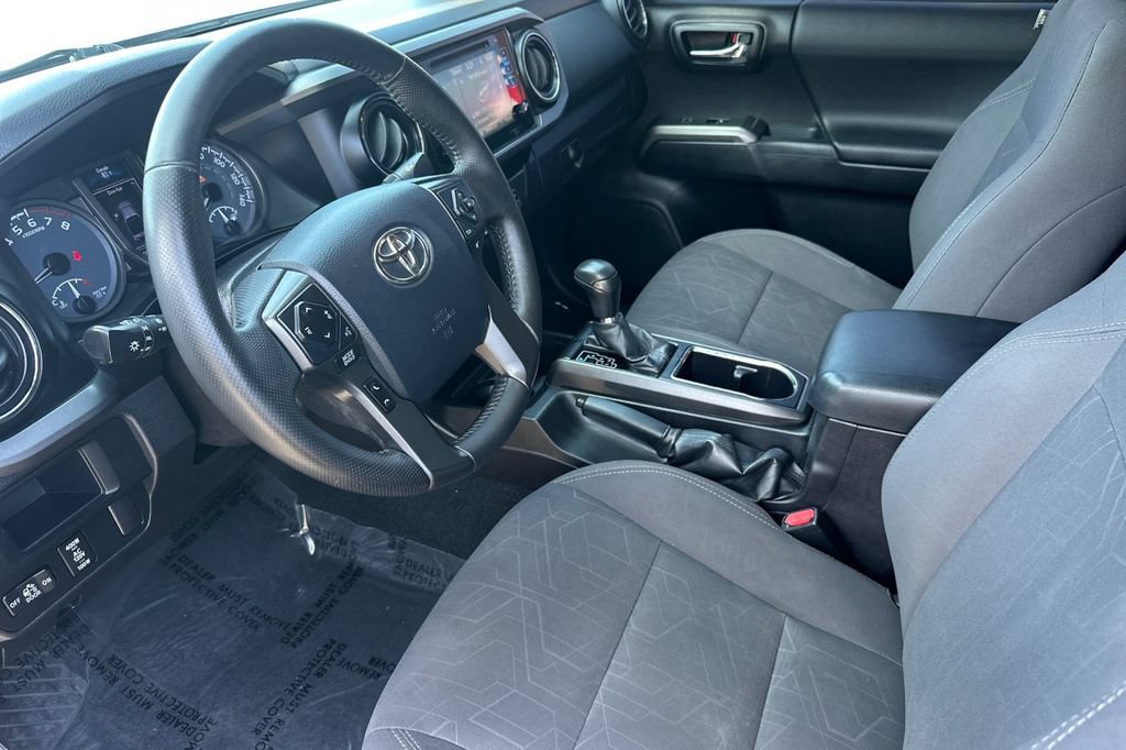 Used 2016 Toyota Tacoma TRD Sport w/ Towing Package RWD image 11