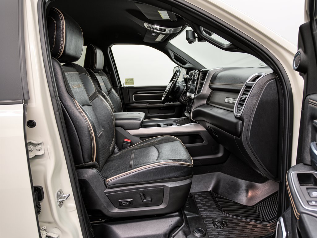 Used 2022 RAM 3500 Laramie AWD/4WD image 30