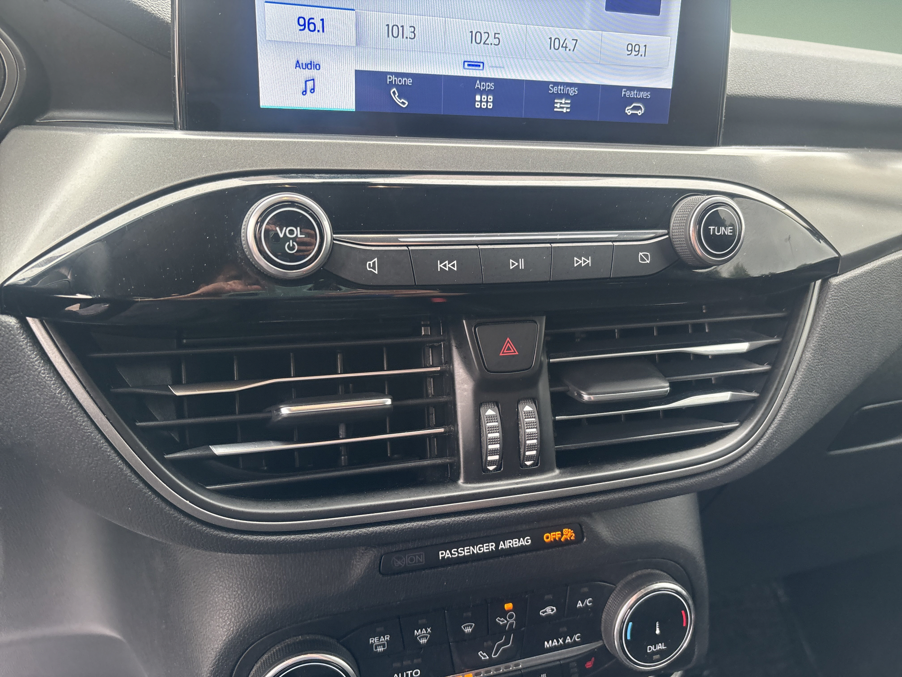 Used 2023 Ford Escape Active w/ Cold Weather Package FWD image 16