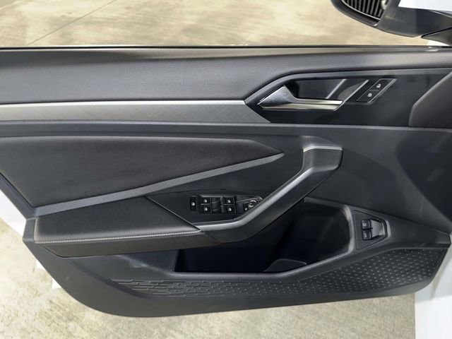 Used 2024 Volkswagen Jetta SE w/ Panoramic Sunroof Package image 19