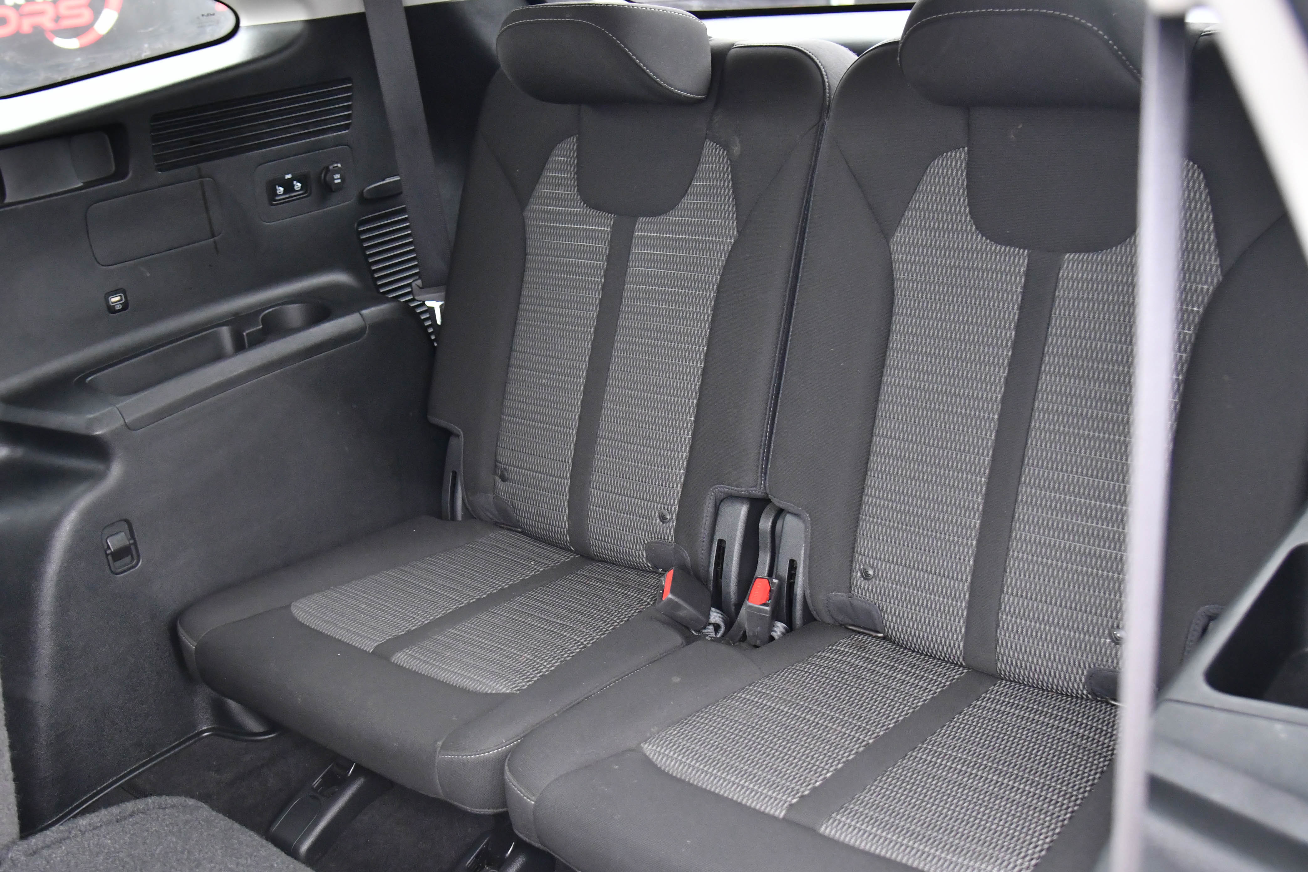 Used 2023 Kia Sorento LX image 32