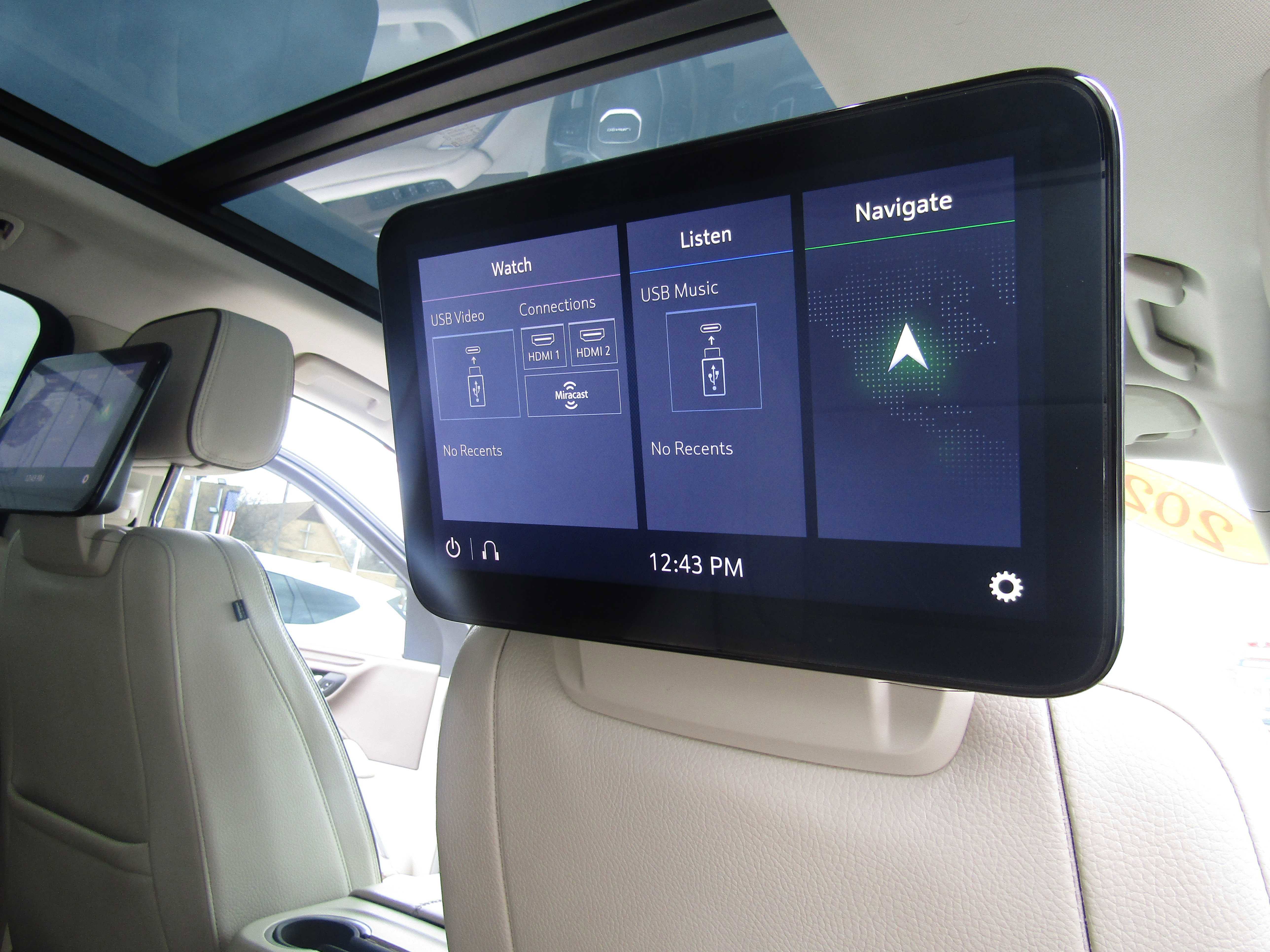 Used 2021 GMC Yukon XL Denali w/ Denali Premium Package image 25