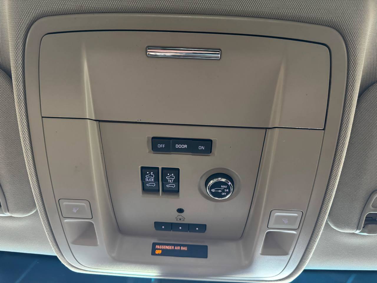 Used 2015 Chevrolet Tahoe LTZ AWD/4WD image 34