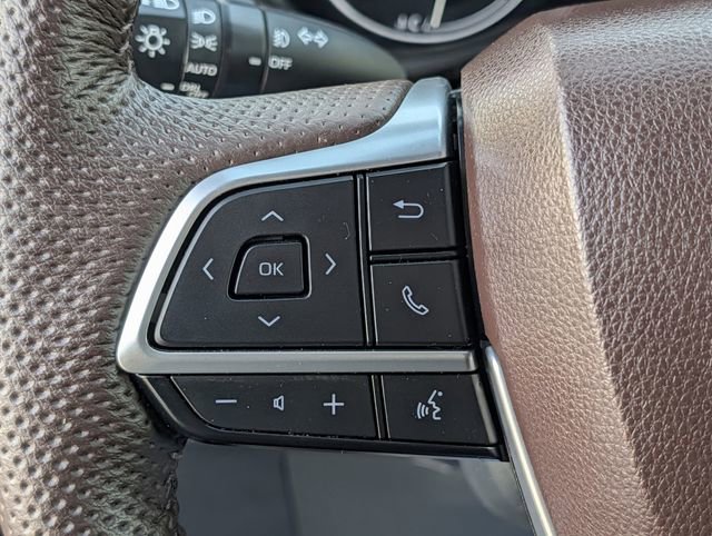 Used 2023 Toyota Sienna Platinum image 22
