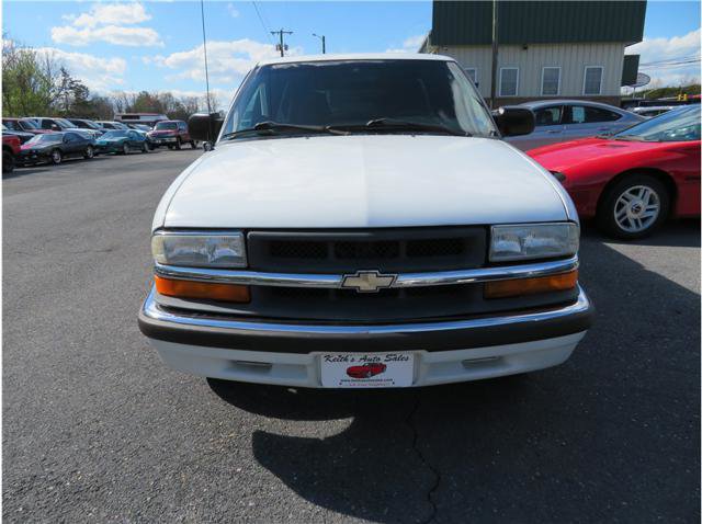 Used 2001 Chevrolet S10 Pickup LS w/ Preferred Equipment Group RWD image 12