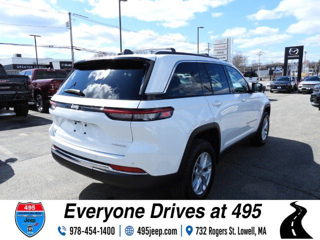 Used 2025 Jeep Grand Cherokee Laredo X AWD/4WD image 5