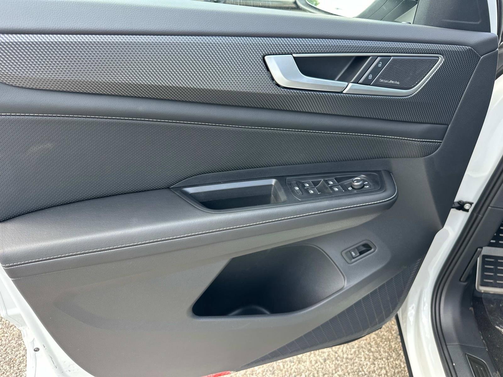 New 2026 Volkswagen Atlas Cross Sport SEL Premium R-Line image 8