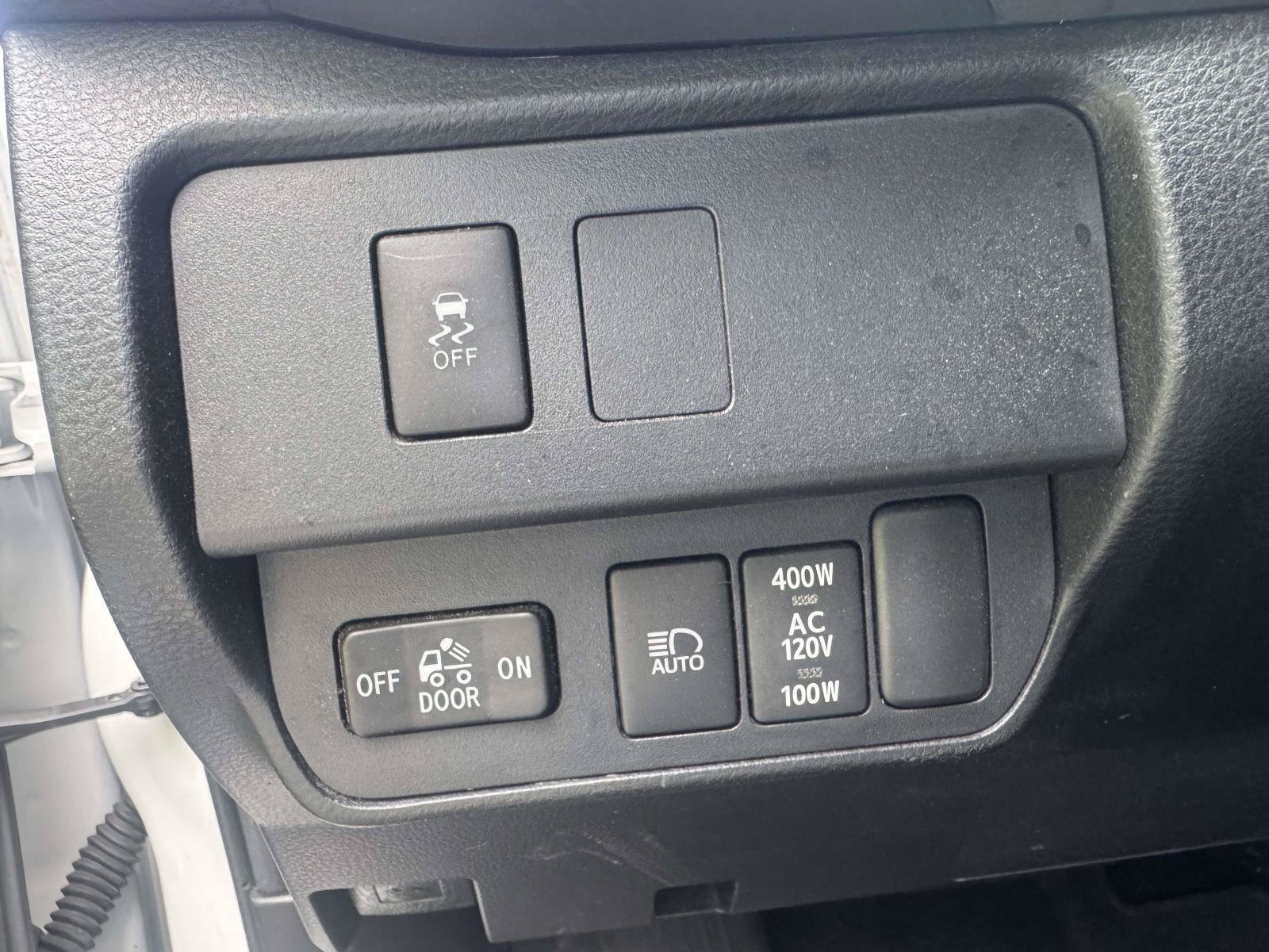 Certified 2023 Toyota Tacoma TRD Off-Road AWD/4WD image 21