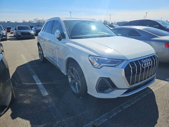 Used 2021 Audi Q3 2.0T Premium Plus w/ Premium Plus Package image 2