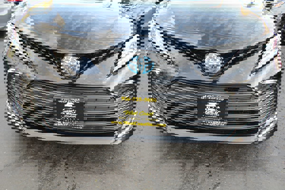 Used 2021 Toyota Camry XLE image 9