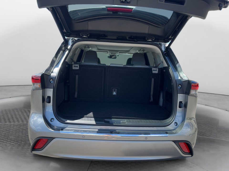 New 2026 Toyota Highlander Platinum AWD/4WD image 13