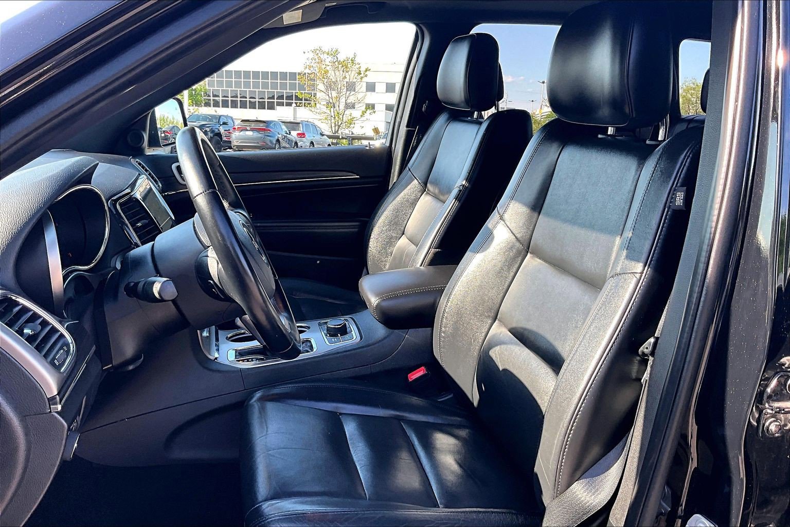 Used 2021 Jeep Grand Cherokee Limited AWD/4WD image 24