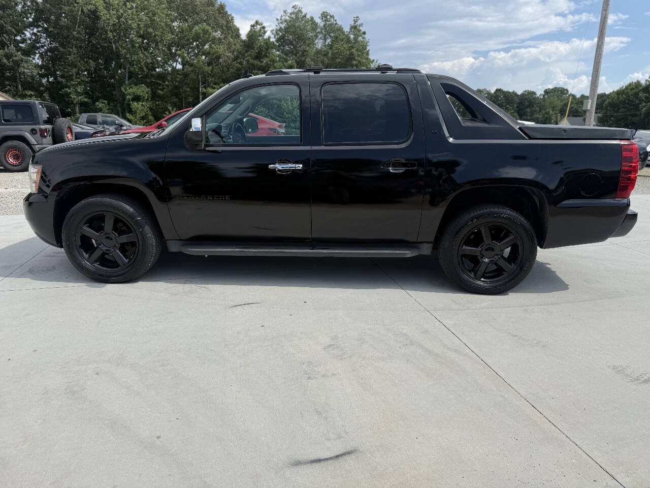 Used 2012 Chevrolet Avalanche LT w/ All-Star Edition RWD image 4