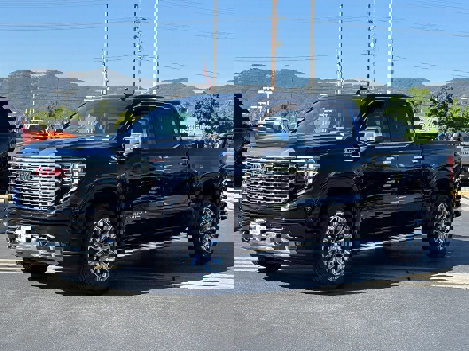 Used 2025 GMC Sierra 1500 Denali image 4
