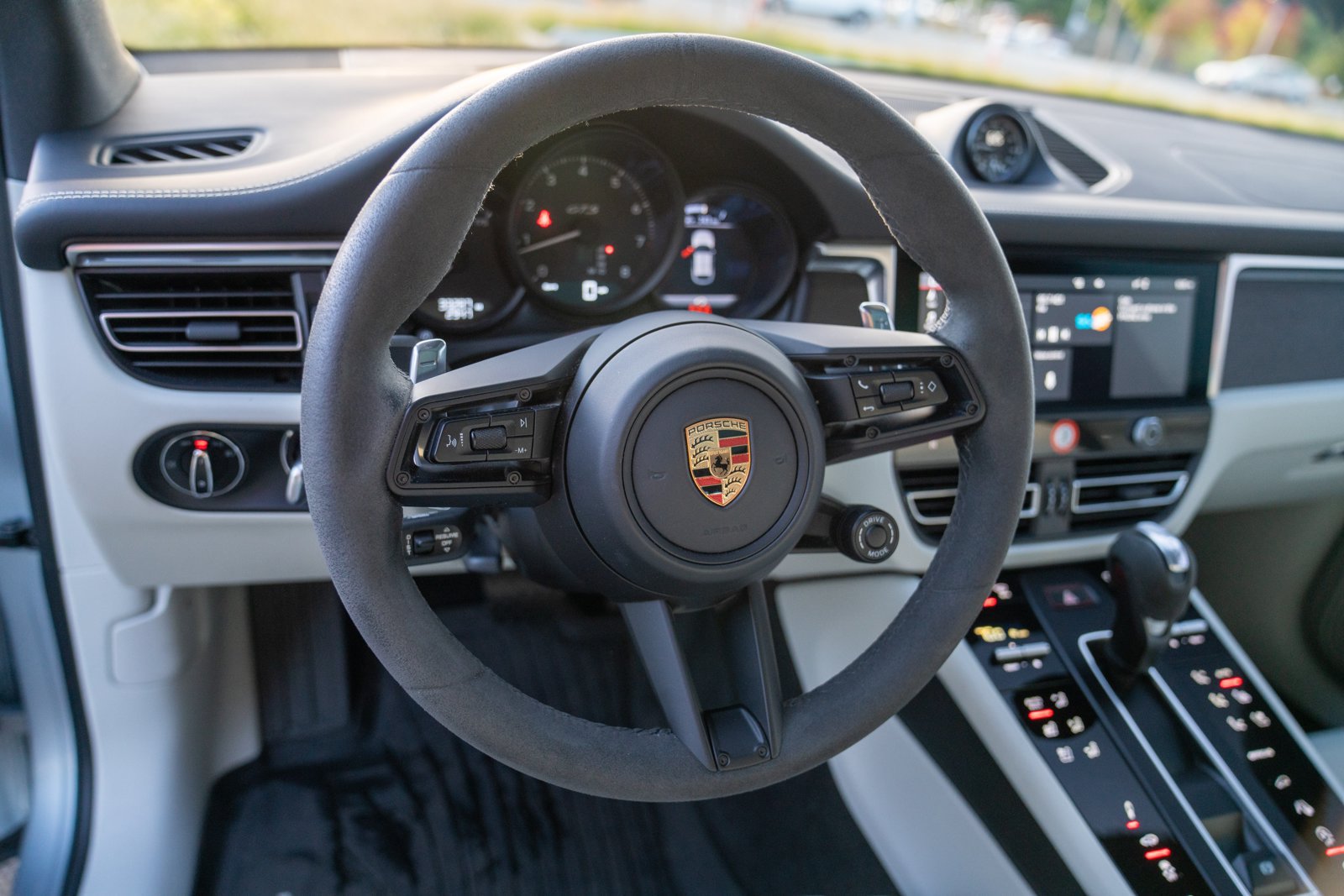 Certified 2023 Porsche Macan GTS AWD/4WD image 14