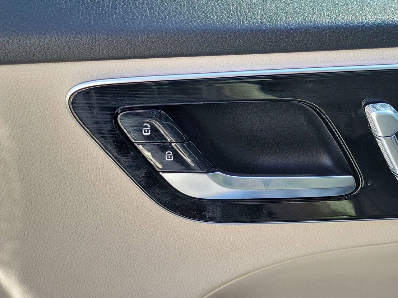 Certified 2022 Mercedes-Benz C 300 4MATIC Sedan image 22