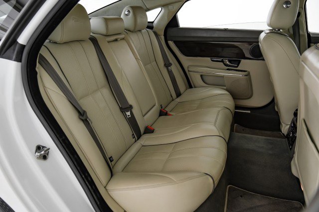 Used 2012 Jaguar XJ L image 34
