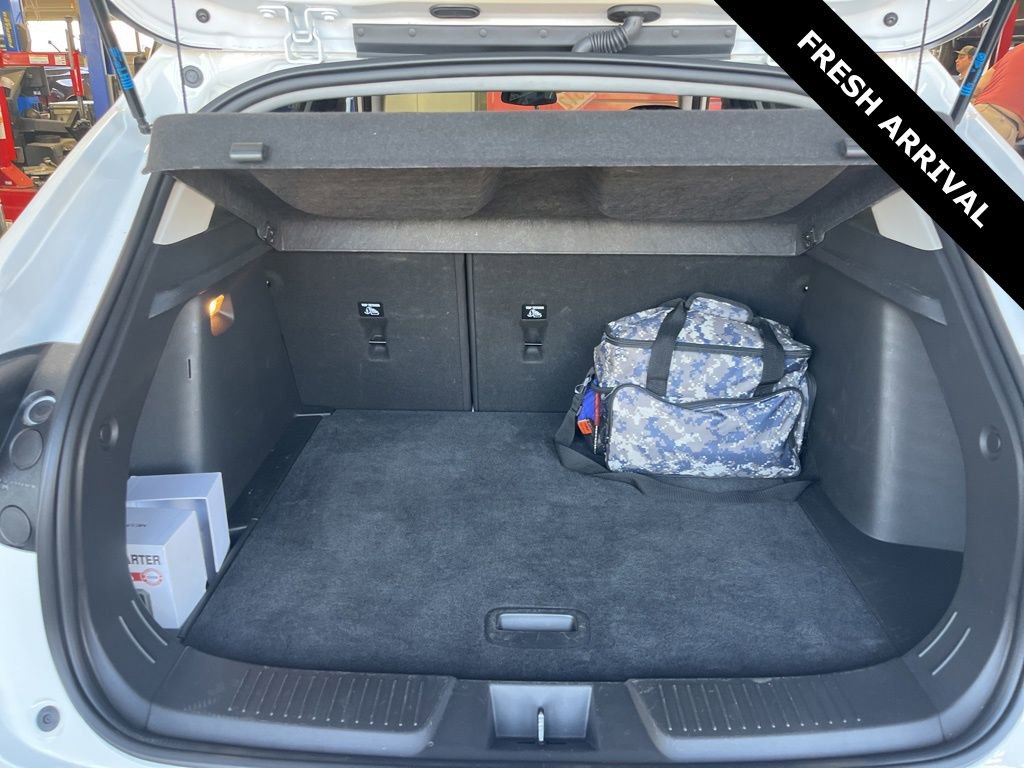 Used 2025 Chevrolet Trax LT w/ LT Convenience Package FWD image 13