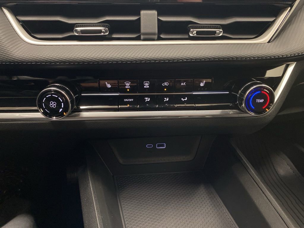 New 2026 Chevrolet Equinox LT w/ Safety and Technology Package FWD image 20