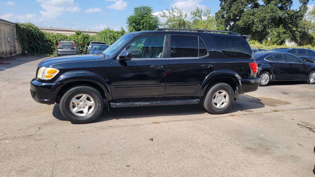 Used 2002 Toyota Sequoia SR5 w/ Preferred Pkg RWD image 4